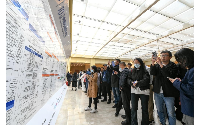 民生直通车丨短视频成“触网”首要应用 中青年使用率更高——解码网络视听行业发展新趋势